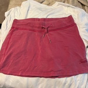 Adorable vintage Y2K mini skirt
